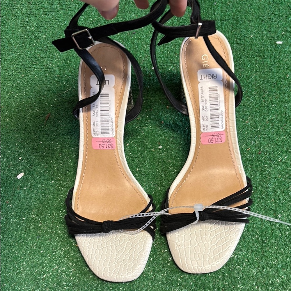 NWT Elegant Black and Cream Women's Sandals